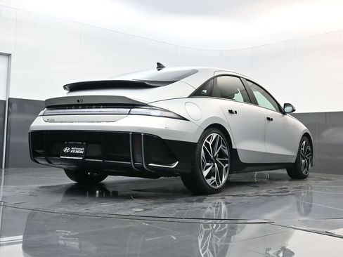 Certified 2024 Hyundai Ioniq 6 SEL image 17