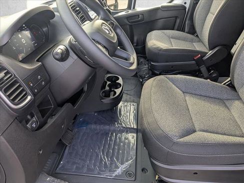 New 2025 RAM ProMaster 2500 w/ Quick Order Package 22G SLT image 4