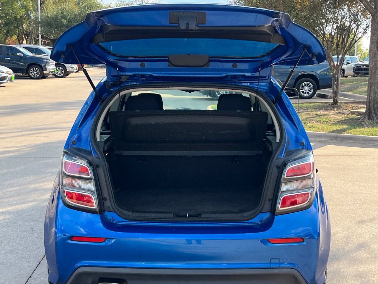 Used 2018 Chevrolet Sonic LT FWD image 23