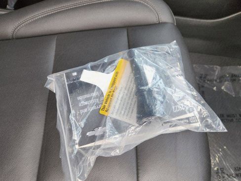 Used 2022 Chevrolet Tahoe LT w/ Luxury Package image 15