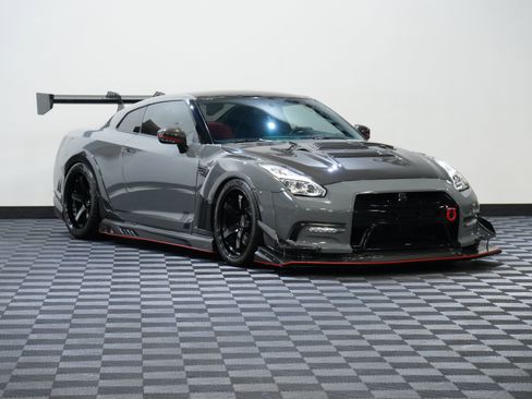 Used 2009 Nissan GT-R Premium image 6