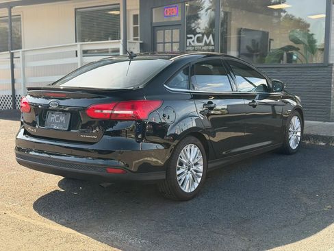 Used 2017 Ford Focus Titanium w/ Titanium Technology Package FWD image 5