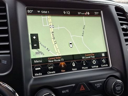 Used 2018 Jeep Grand Cherokee Overland image 20