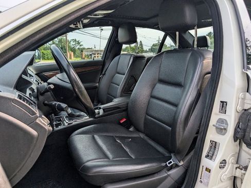 Used 2009 Mercedes-Benz C 300 4MATIC Sedan image 14