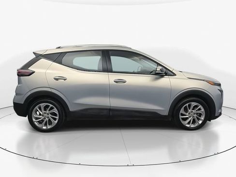 Used 2023 Chevrolet Bolt EUV LT w/ Driver Confidence Package image 11