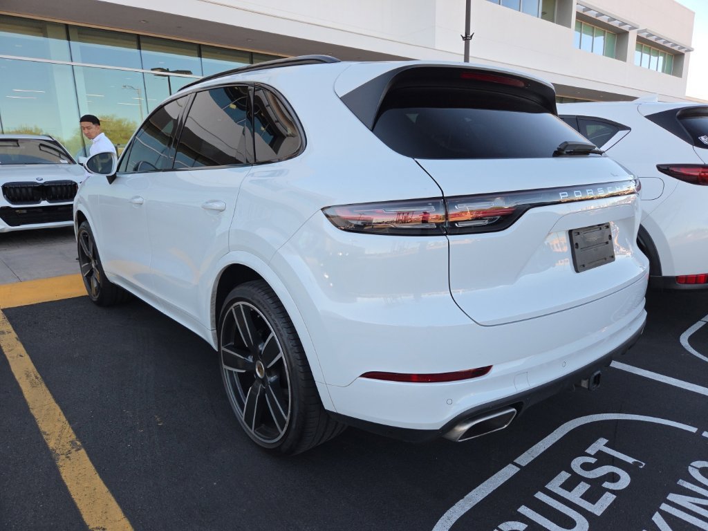 Used 2021 Porsche Cayenne AWD/4WD image 6