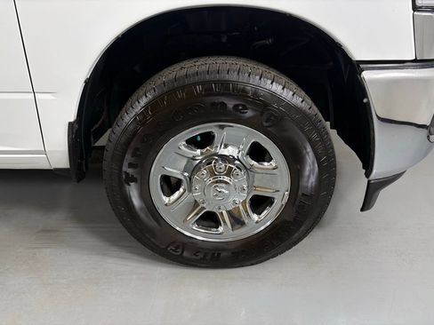 Used 2024 RAM 2500 Tradesman w/ Chrome Appearance Group RWD image 10