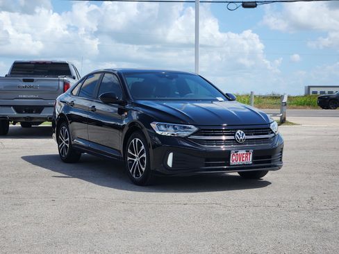 Used 2024 Volkswagen Jetta Sport FWD image 3