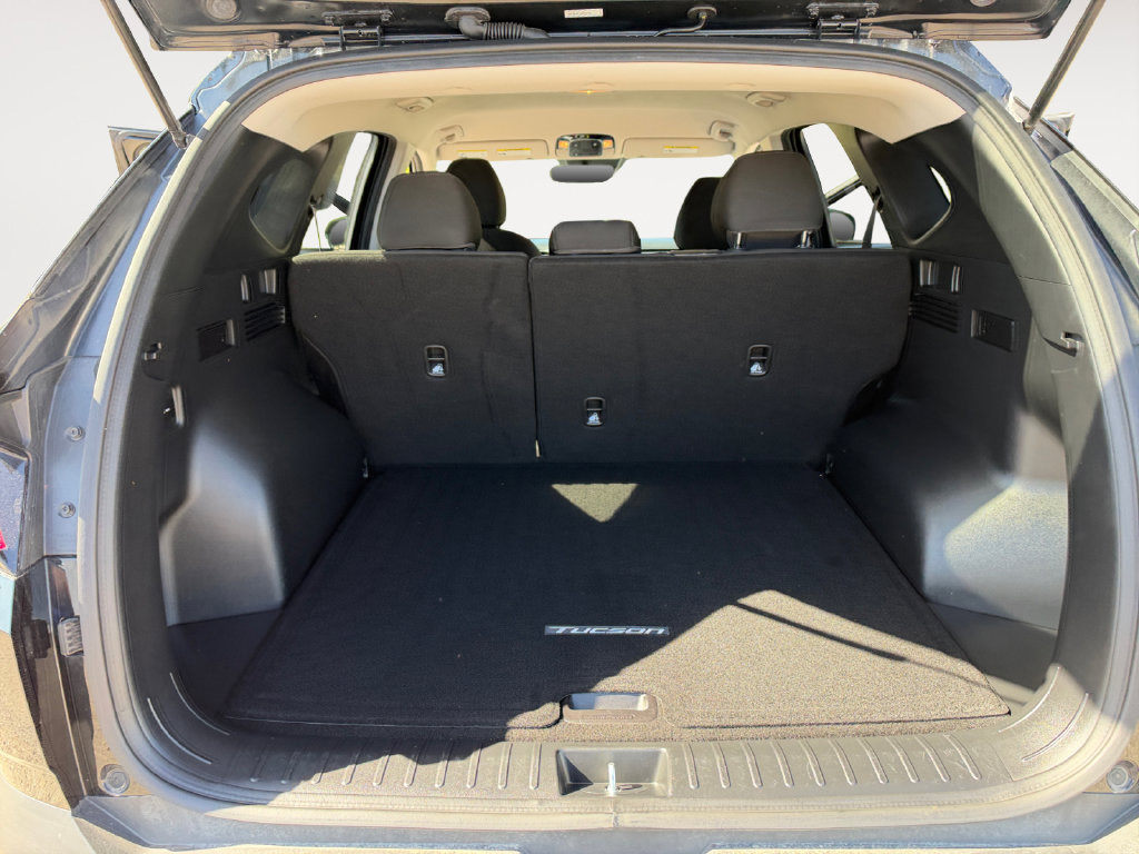 Used 2022 Hyundai Tucson SEL w/ Cargo Package AWD/4WD image 17