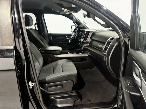 Used 2021 RAM 1500 4x4 Crew Cab image 22