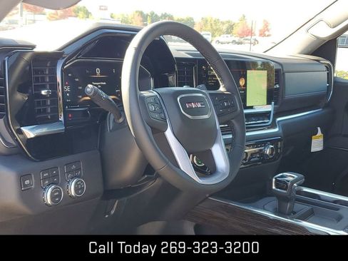 New 2026 GMC Sierra 1500 Elevation image 11