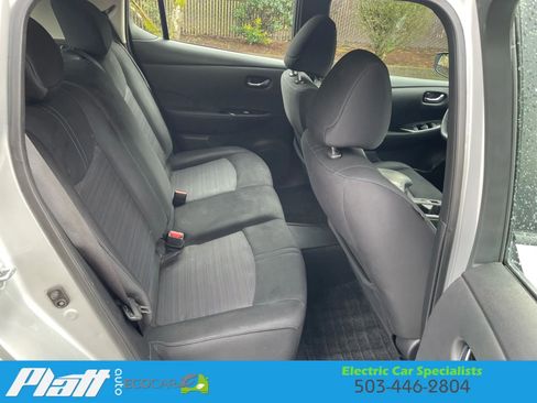 Used 2018 Nissan Leaf SV w/ SV Technology Package image 46
