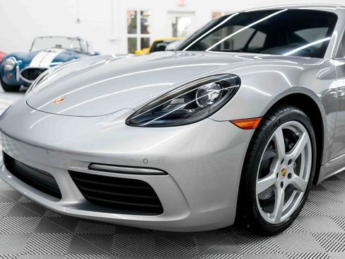 Used 2018 Porsche 718 Cayman RWD image 14