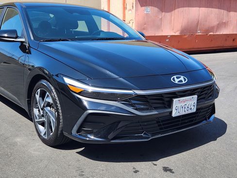 Used 2025 Hyundai Elantra Sport FWD image 10