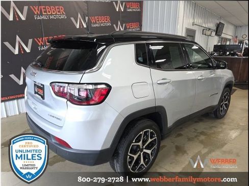 Used 2025 Jeep Compass Limited image 4