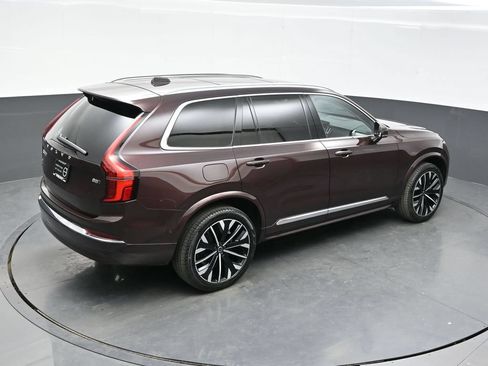 Used 2025 Volvo XC90 B5 Ultra AWD/4WD image 37