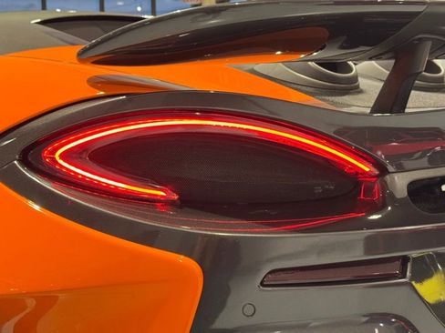 Used 2019 McLaren 600LT Base image 14