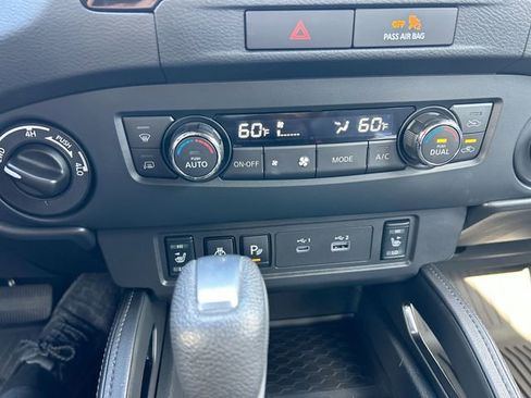 Used 2022 Nissan Frontier PRO-4X w/ Pro-4X Premium Package image 23