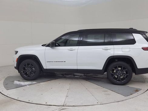 New 2025 Jeep Grand Cherokee L Limited image 9
