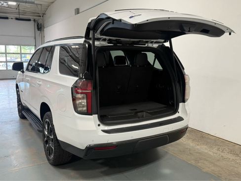 Used 2022 Chevrolet Tahoe RST w/ Luxury Package AWD/4WD image 4