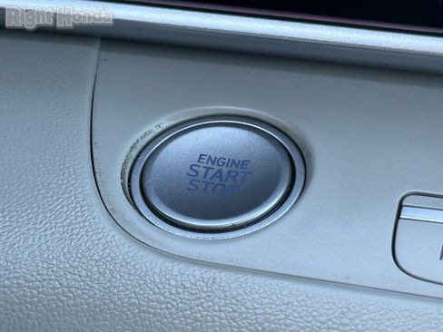 Used 2024 Hyundai Elantra Limited image 25