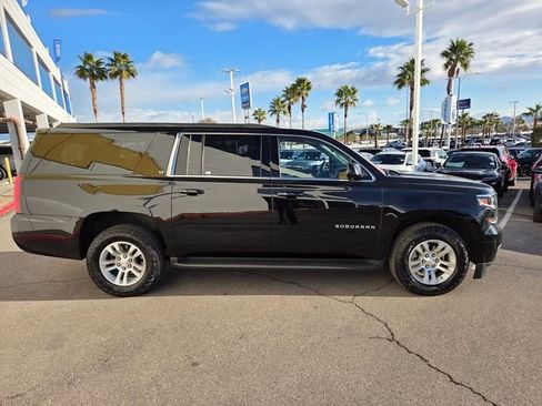 Used 2016 Chevrolet Suburban LT image 7