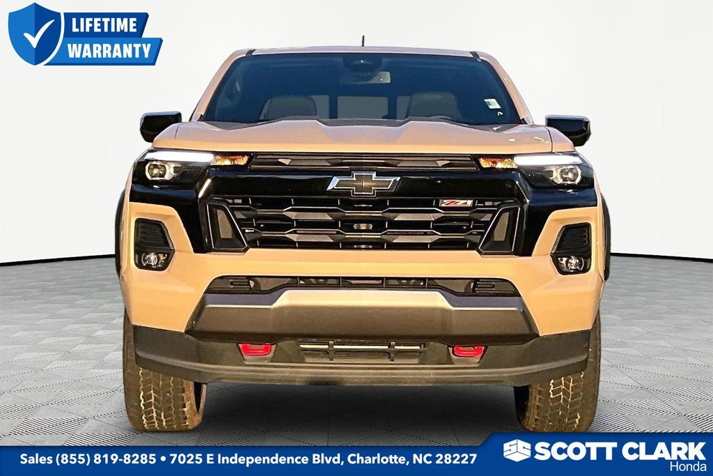 Used 2023 Chevrolet Colorado Z71 w/ Z71 Convenience Package 2 AWD/4WD image 2