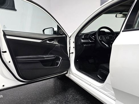 Used 2017 Honda Civic EX image 9