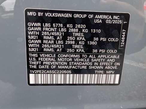 Used 2025 Volkswagen Atlas Cross Sport SEL Premium R-Line image 40