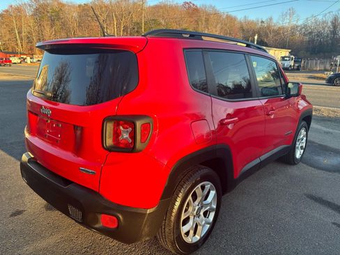 Used 2015 Jeep Renegade Latitude w/ Popular Equipment Group image 9