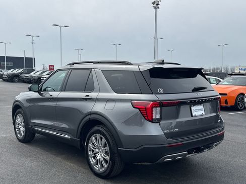 Used 2025 Ford Explorer Active w/ Active Comfort Package AWD/4WD image 5