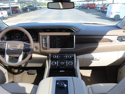 Used 2023 GMC Yukon XL Denali AWD/4WD image 23