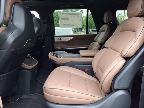 New 2026 Lincoln Navigator L Black Label AWD/4WD image 8