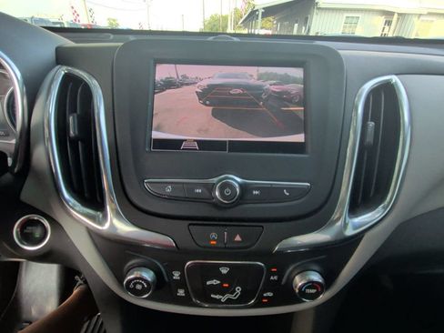 Used 2022 Chevrolet Equinox LS w/ LS Convenience Package FWD image 18