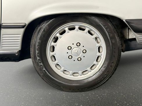 Used 1987 Mercedes-Benz 560 SL image 13