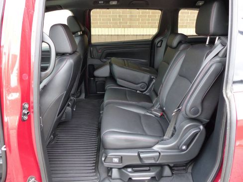 Used 2024 Honda Odyssey Sport image 37