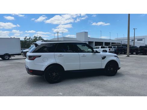 Used 2018 Land Rover Range Rover Sport HSE image 9