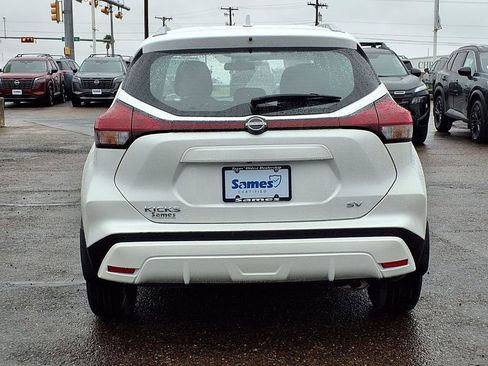 Used 2023 Nissan Kicks SV FWD image 7