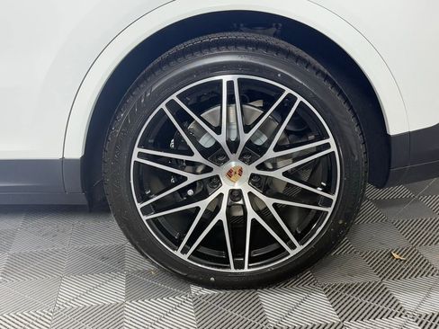 New 2026 Porsche Cayenne Coupe image 12