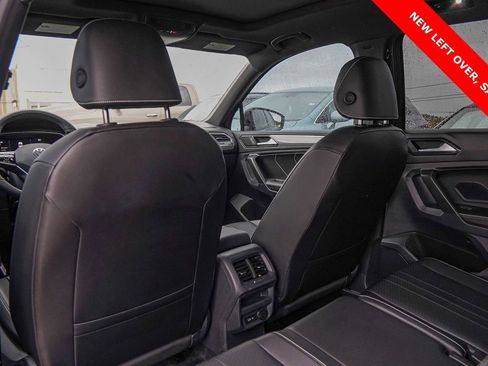 Used 2024 Volkswagen Tiguan SE R-Line image 25