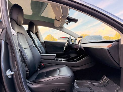 Used 2018 Tesla Model 3 Mid Range RWD image 22
