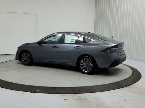 New 2026 Nissan Sentra SL w/ Floor Mat Package FWD image 5