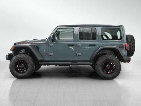 Used 2025 Jeep Wrangler Unlimited Rubicon w/ Convenience Group AWD/4WD image 2
