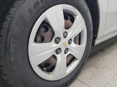 Used 2018 Chevrolet Cruze LS FWD image 31