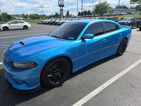 Used 2019 Dodge Charger Scat Pack RWD image 2
