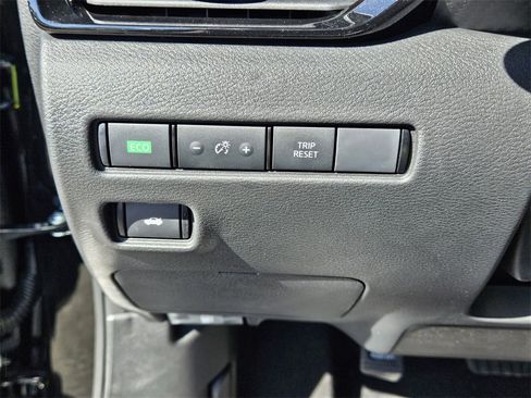 New 2025 Nissan Sentra SV w/ All-Weather Package image 27