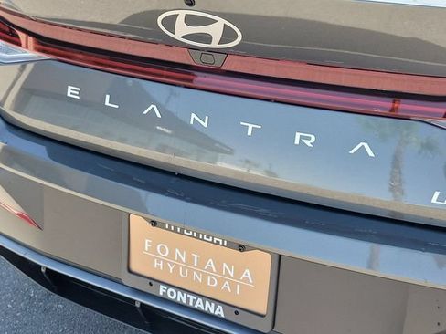 New 2026 Hyundai Elantra Limited FWD image 28