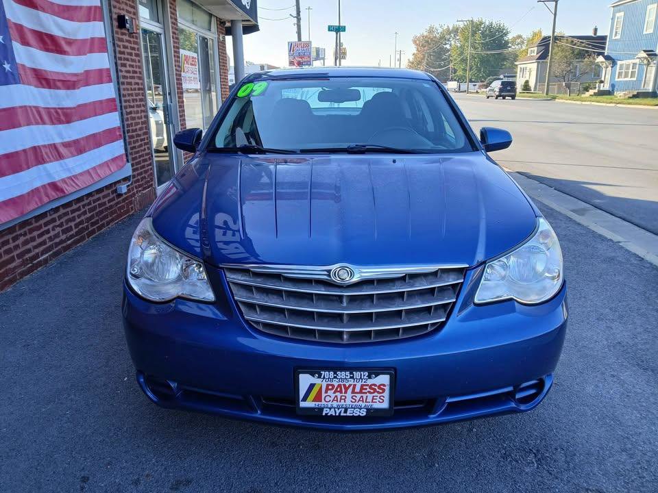 Used 2009 Chrysler Sebring Touring FWD image 2