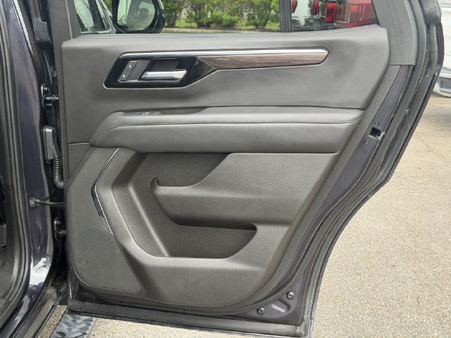 Used 2025 Chevrolet Tahoe Z71 AWD/4WD image 37