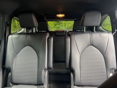 Used 2025 Toyota Highlander XSE AWD/4WD image 42